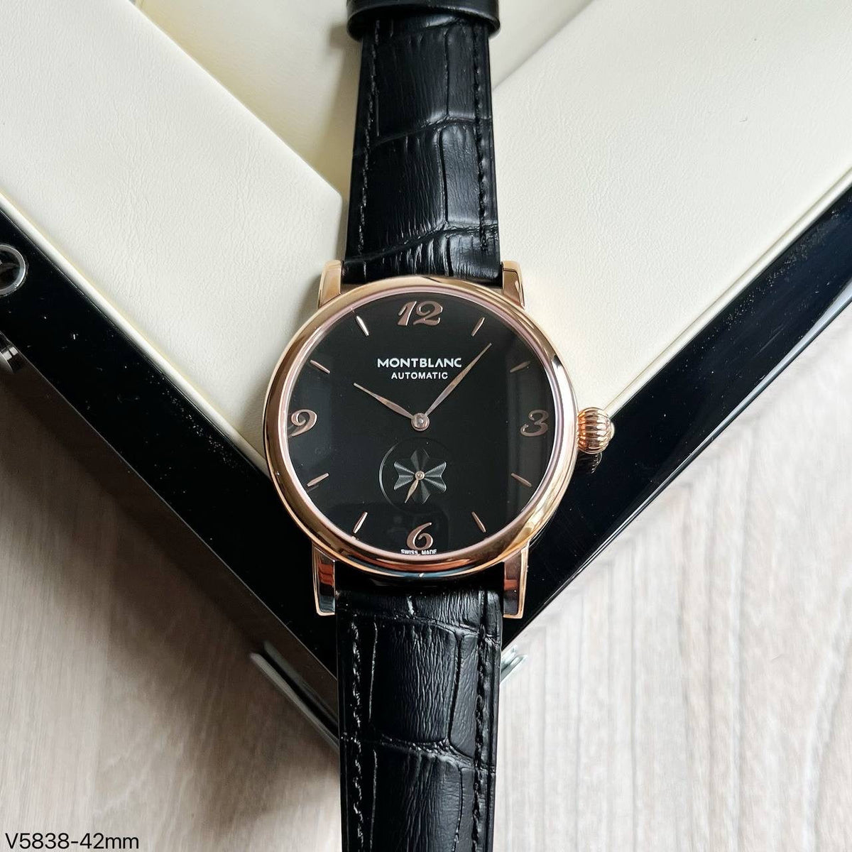 MONT BLANC  ROSE COURO AUTOMÁTICO 42MM