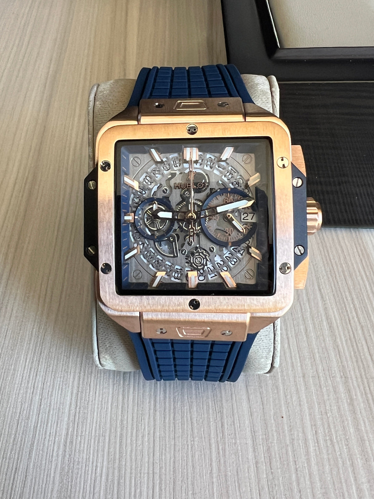 HUBLOT SQUARE BANG ROSE AZUL 42MM