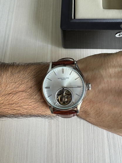 PATEK PHILIPPE PRATA COURO AUTOMATICO 43MM