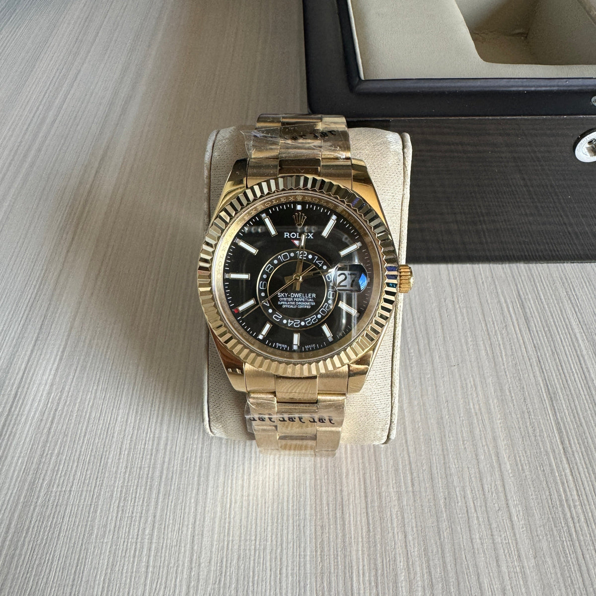 ROLEX SKY DWELLER DOURADO PRETO 42MM