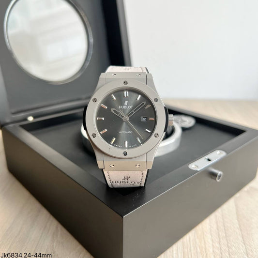 HUBLOT CLASSIC FUSION CINZA AUTOMÁTICO 44MM