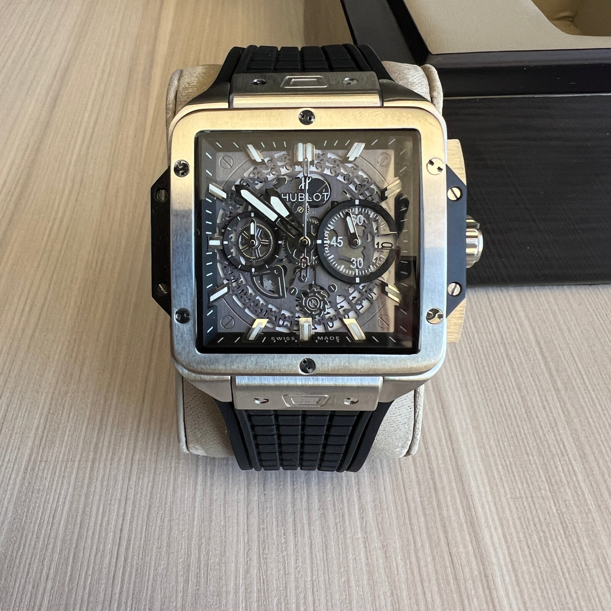 HUBLOT SQUARE BANG PRATA 42MM