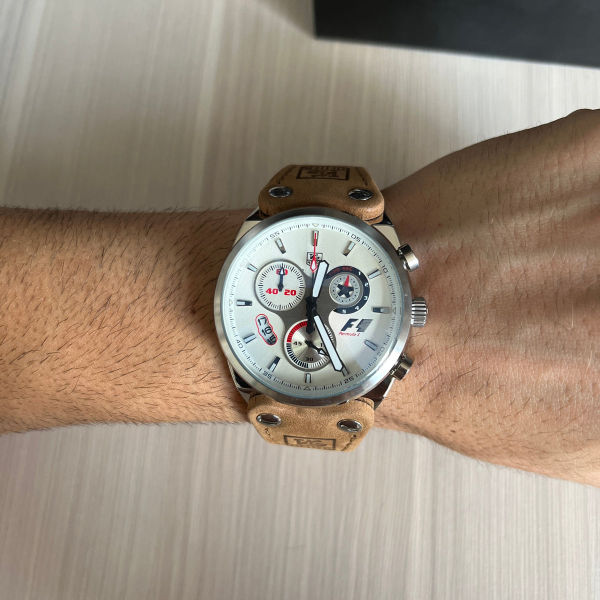 TAG HEUER FORMULA 1 F1 PRATA BRANCO COURO 45MM