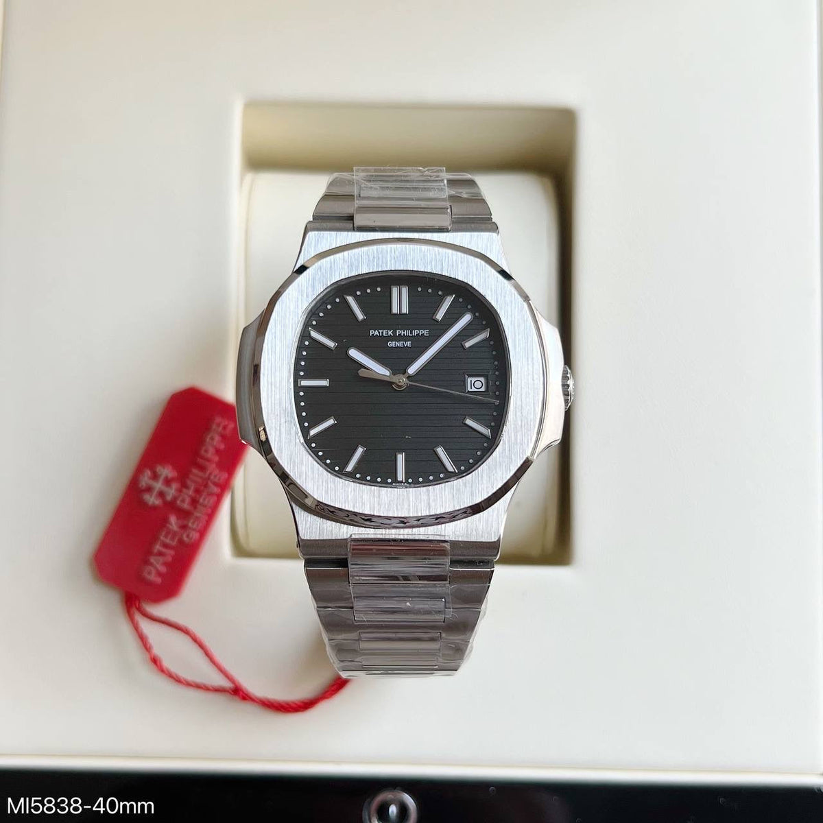 PATEK PHILIPPE NAUTILUS PRETO 40MM