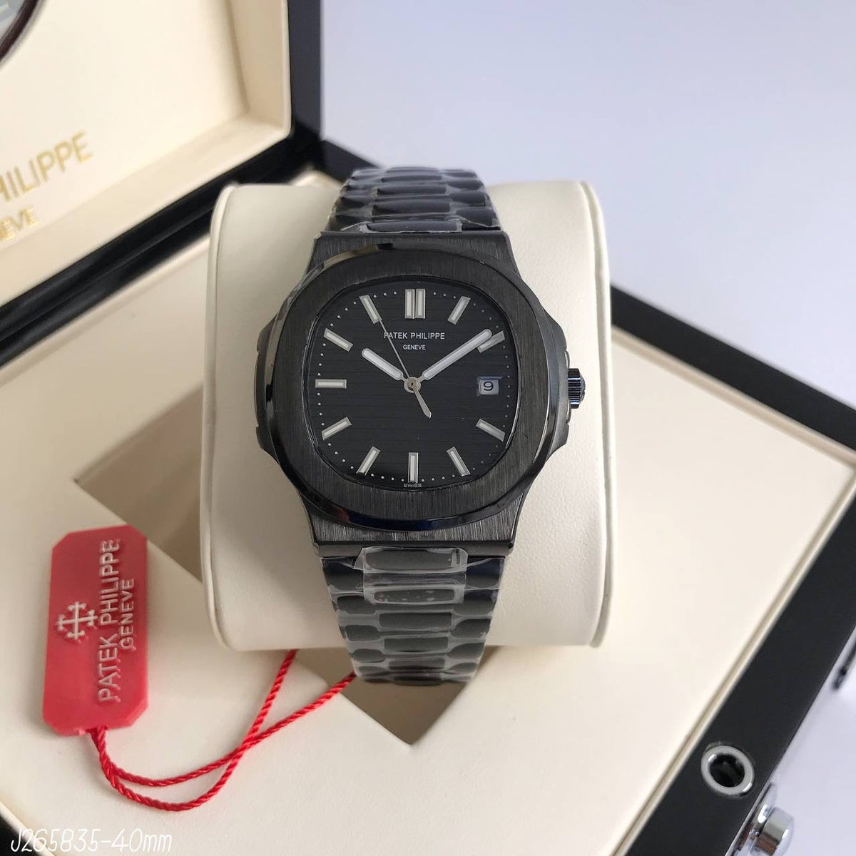 PATEK PHILIPPE NAUTILUS PRETO 40MM