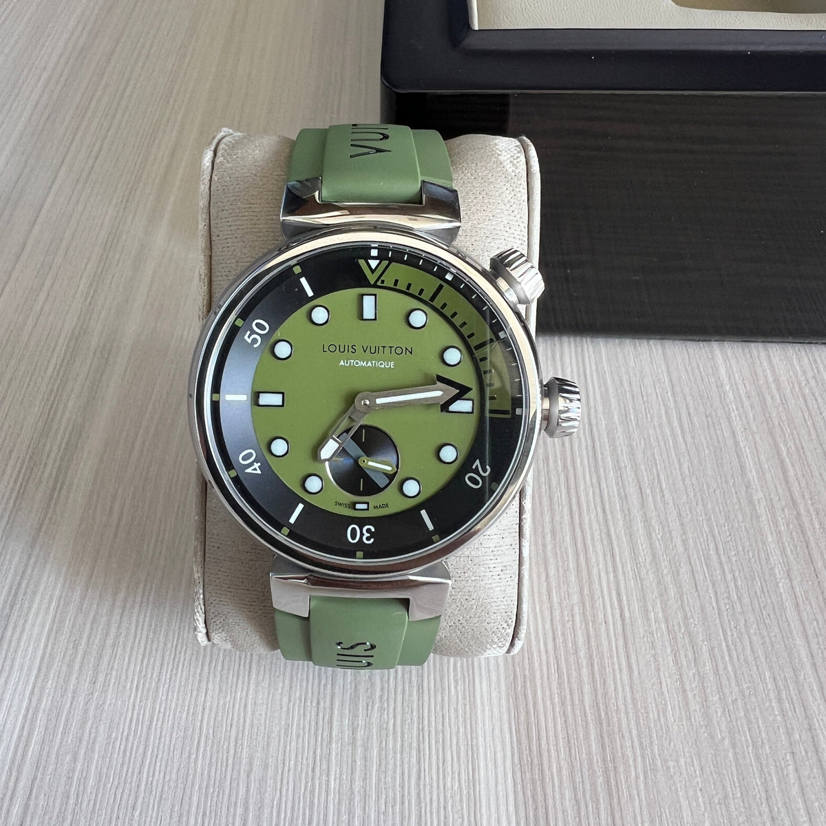 LOUIS VUITTON TAMBOUR PRATA VERDE BORRACHA 41MM