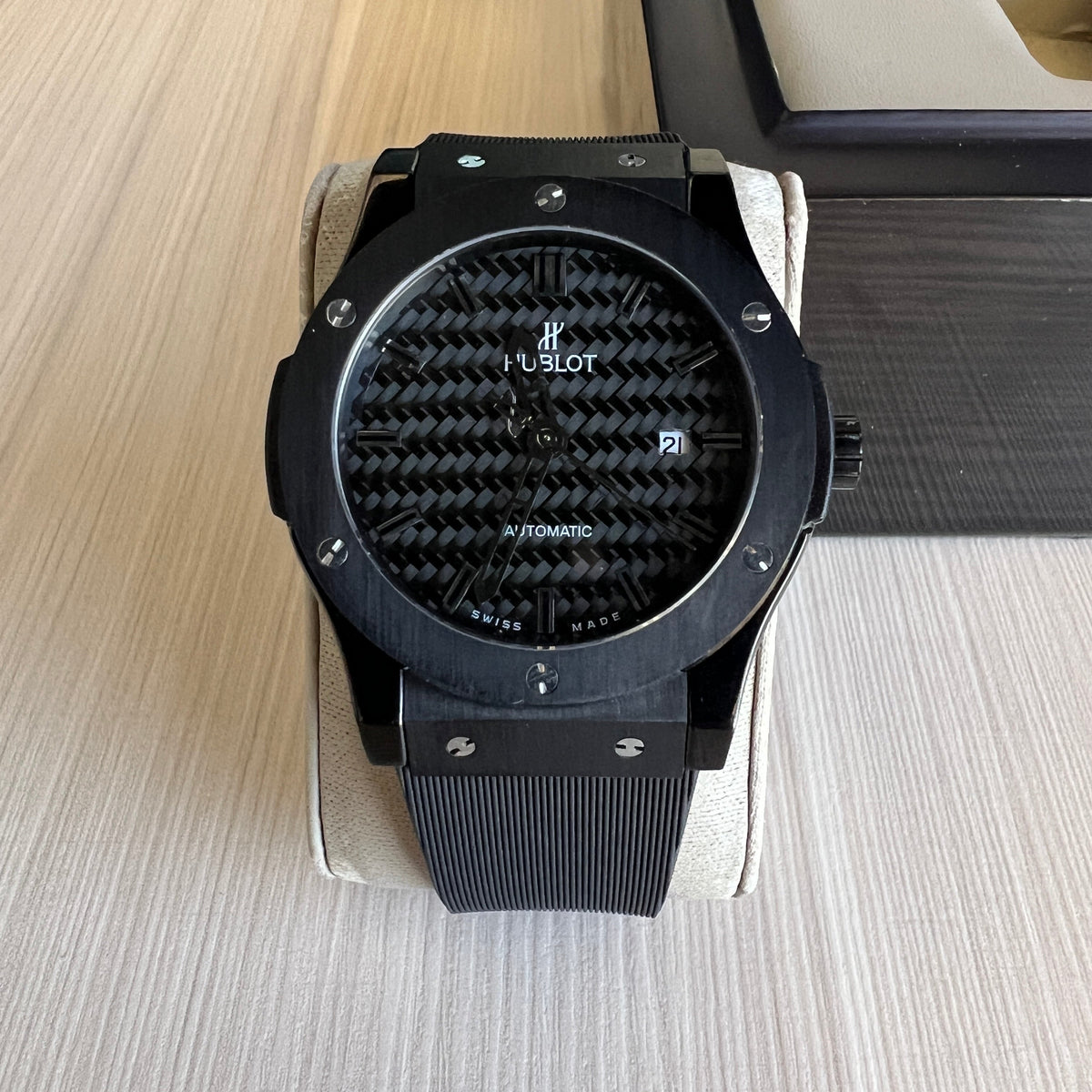 HUBLOT CLASSIC FUSION PRETO CARBON AUTOMÁTICO 44MM