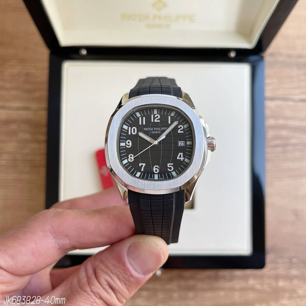 PATEK PHILIPPE AQUANAUT PRETO 40MM