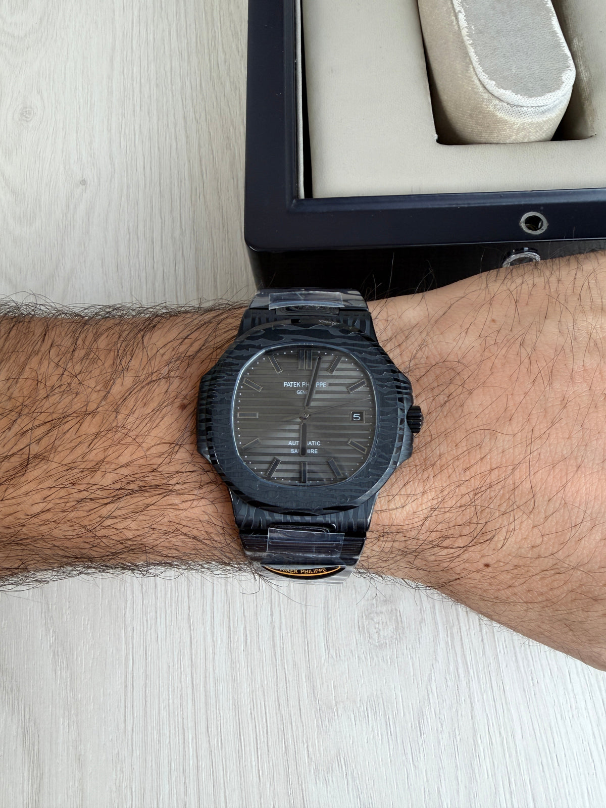 PATEK PHILIPPE NAUTILUS PRETO CINZA 40MM