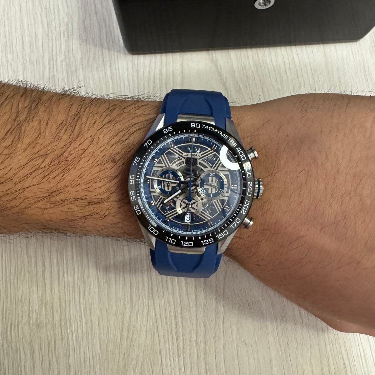 TAG HEUER CARRERA PRATA AZUL 44MM