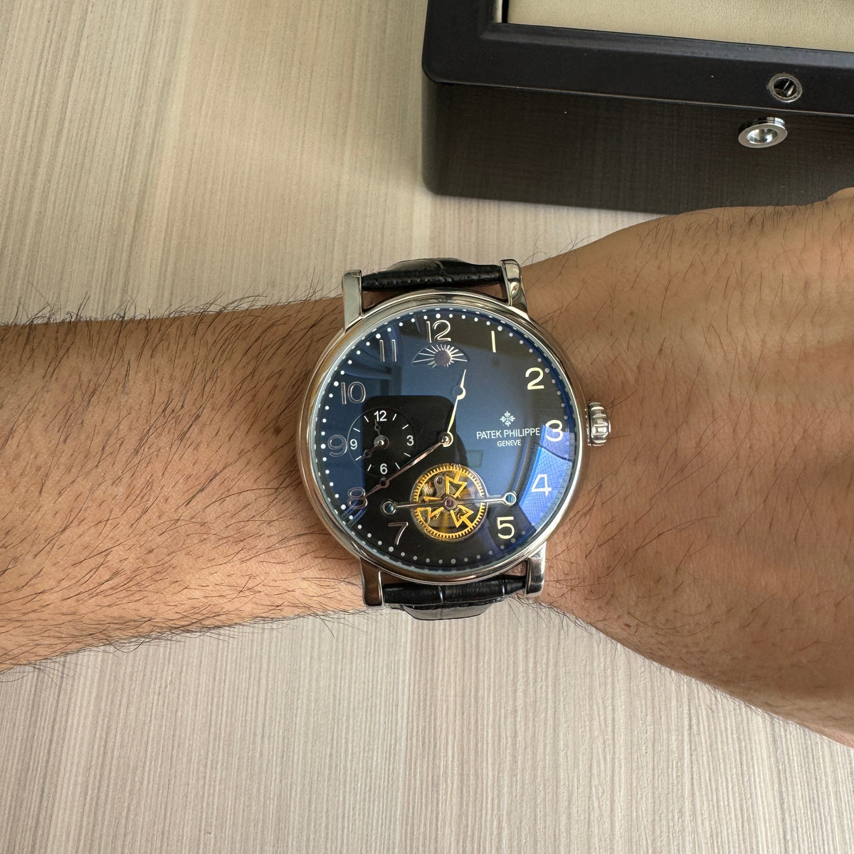 PATEK PHILIPPE PRATA COURO AUTOMATICO 44MM