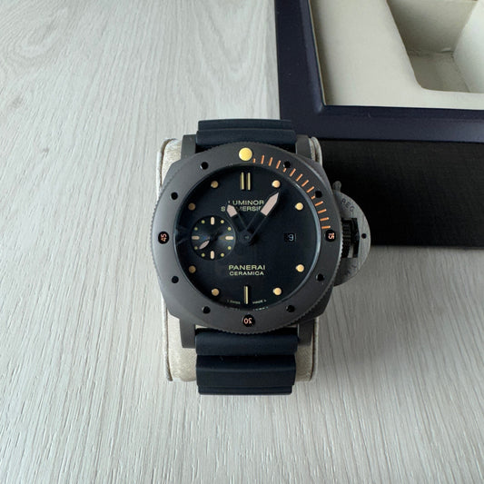 PANERAI SUBMERSIBLE CINZA BORRACHA 47MM