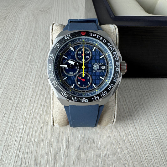 TAG HEUER F1 FORMULA 1 ORACLE RED BULL CINZA AZUL 43MM