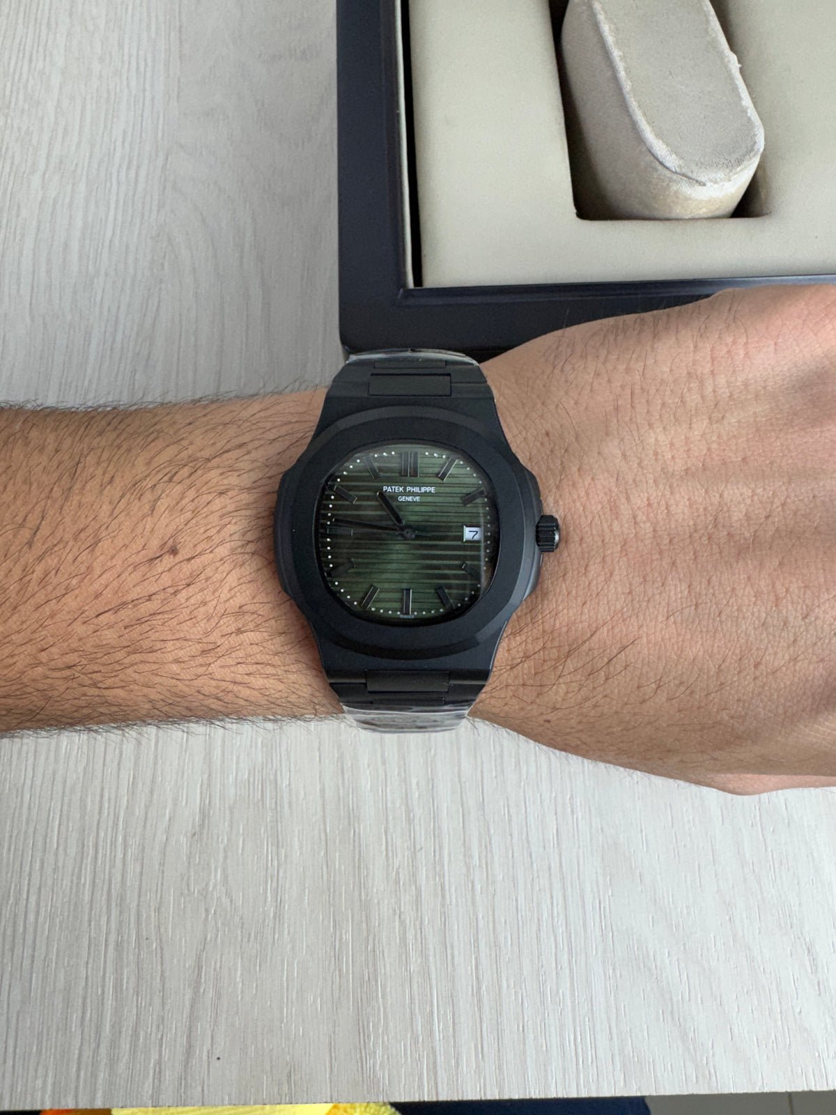 PATEK PHILIPPE NAUTILUS PRETO VERDE 40MM