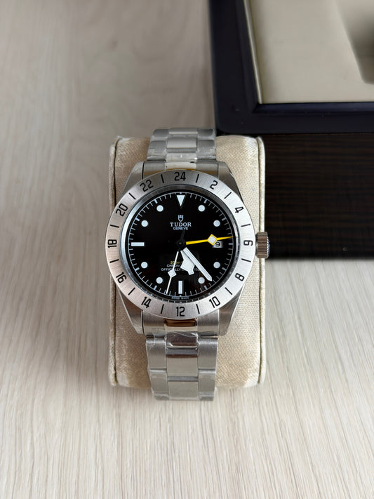 TUDOR BLACK BAY PRATA PRETO 41M