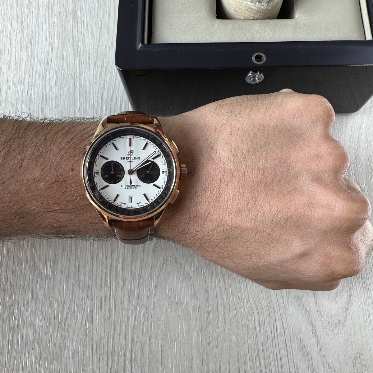 BREITLING PREMIER ROSE BRANCO COURO 43MM