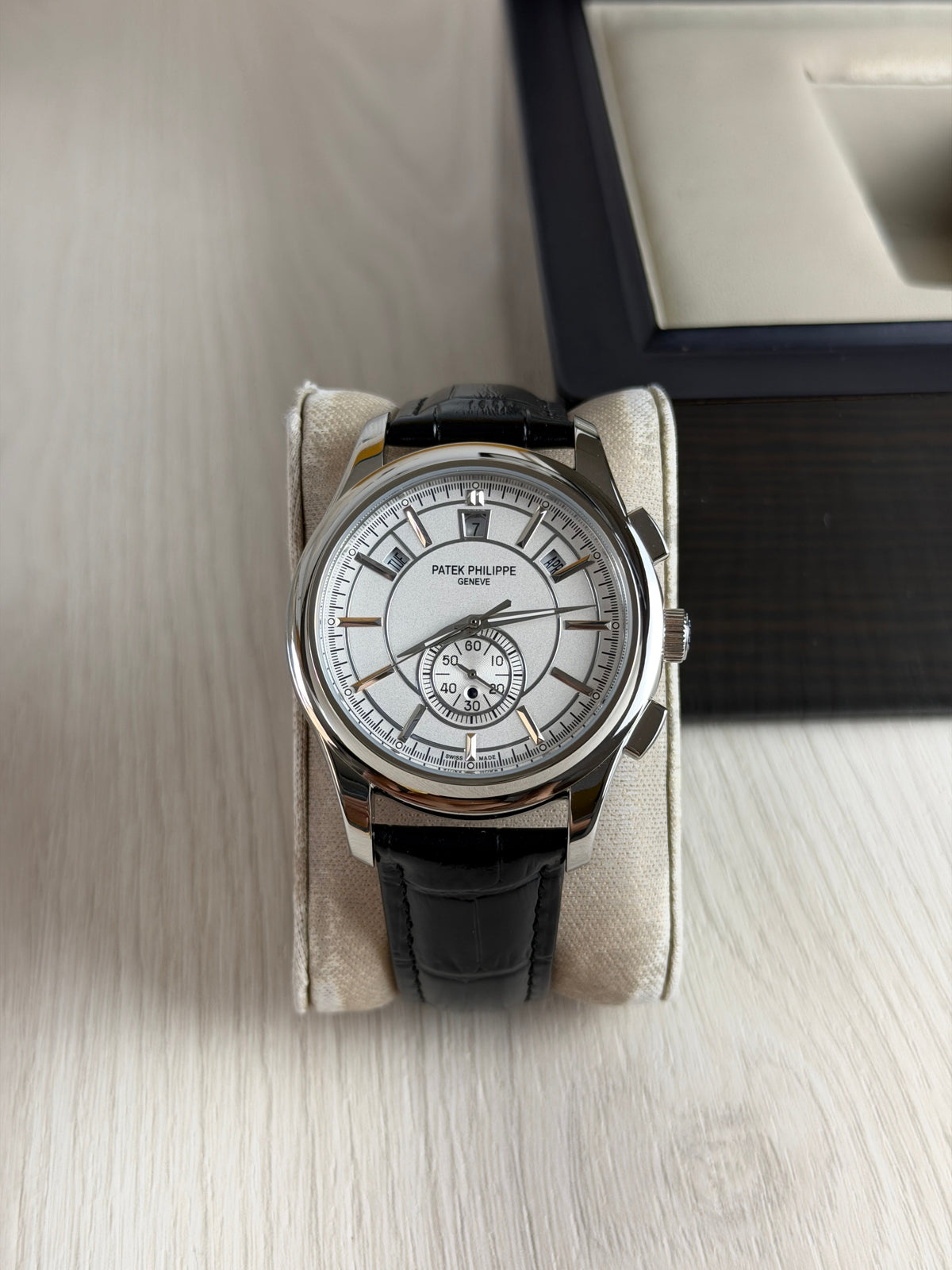 PATEK PHILIPPE ANNUAL CALENDAR PRATA BRANCO  43MM