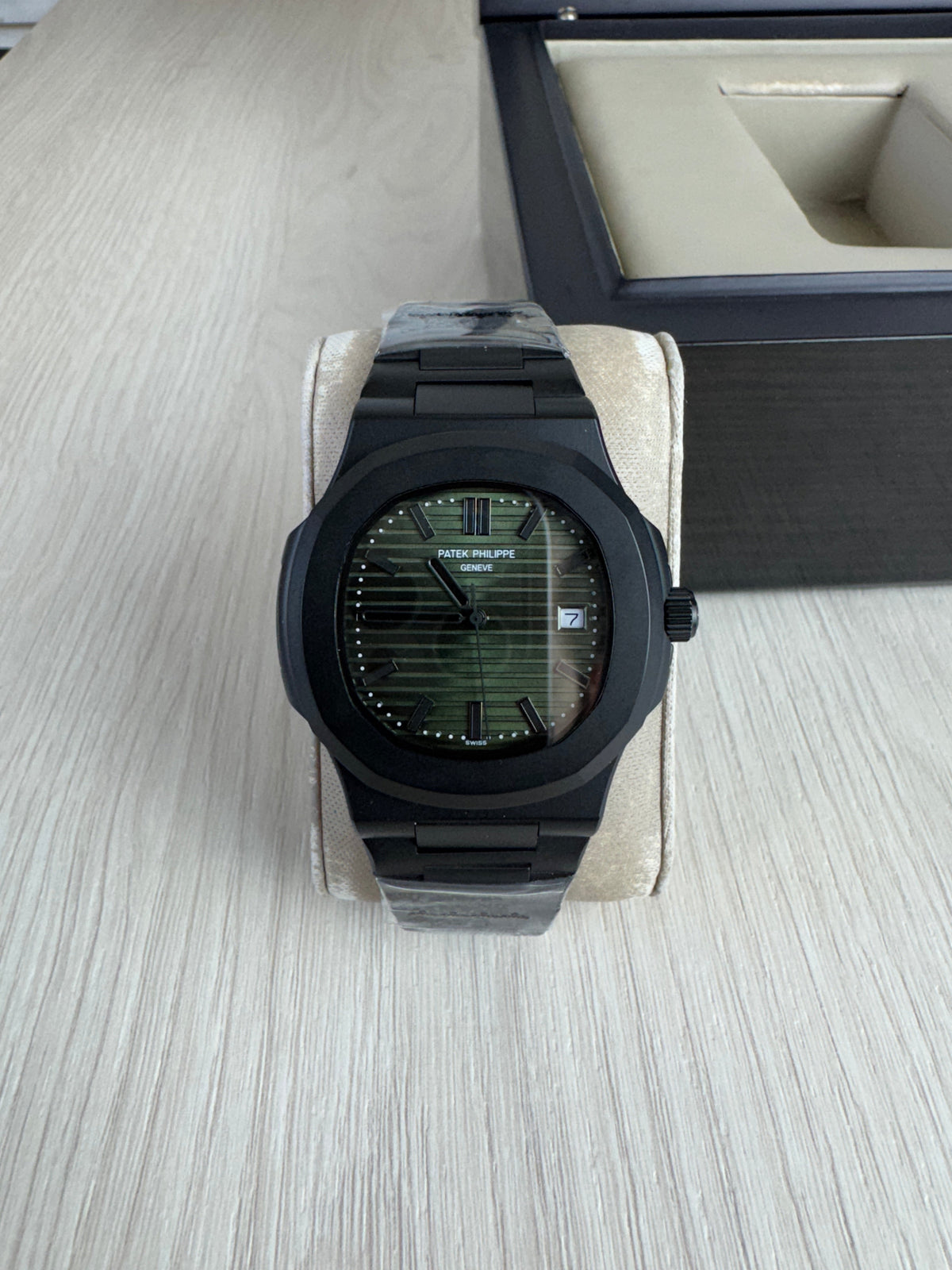 PATEK PHILIPPE NAUTILUS PRETO VERDE 40MM