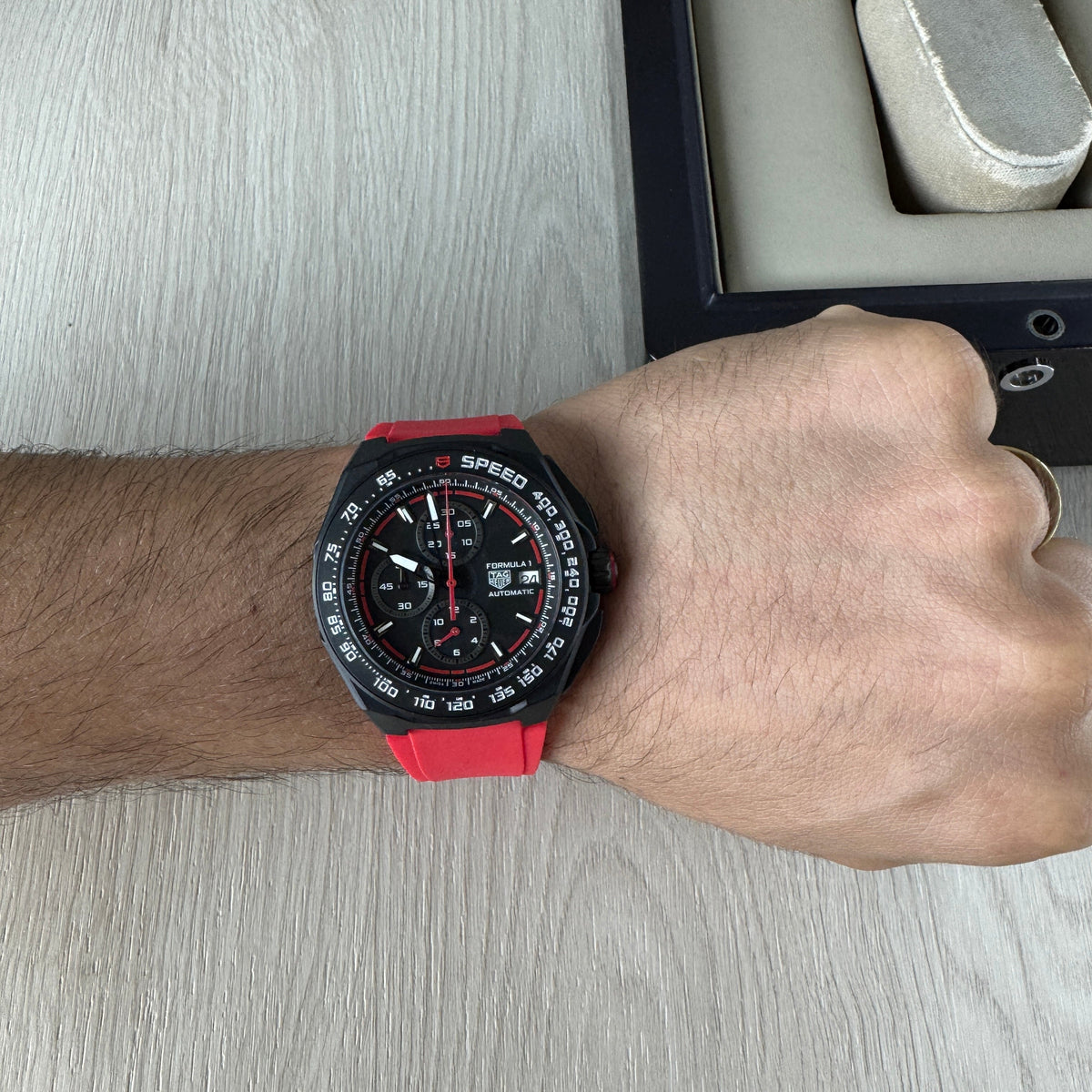 TAG HEUER F1 FORMULA 1 ORACLE RED BULL PRETO VERMELHO 43MM
