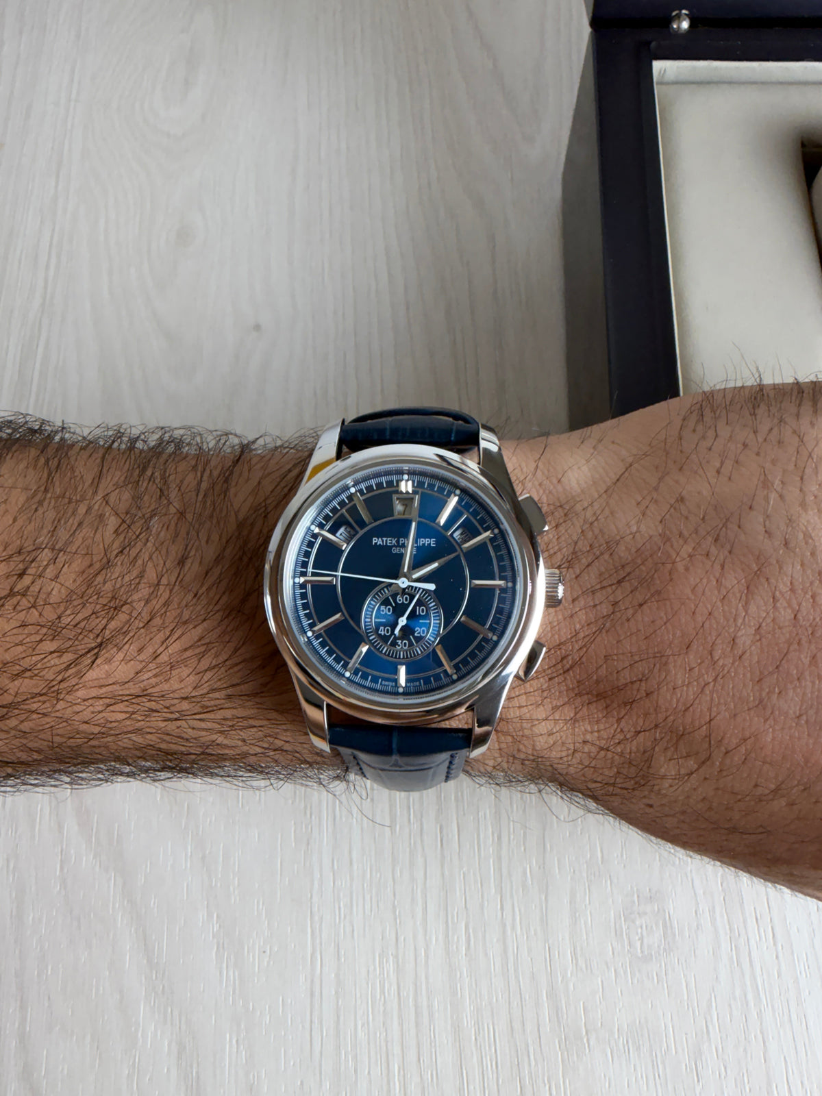PATEK PHILIPPE ANNUAL CALENDAR PRATA AZUL 43MM